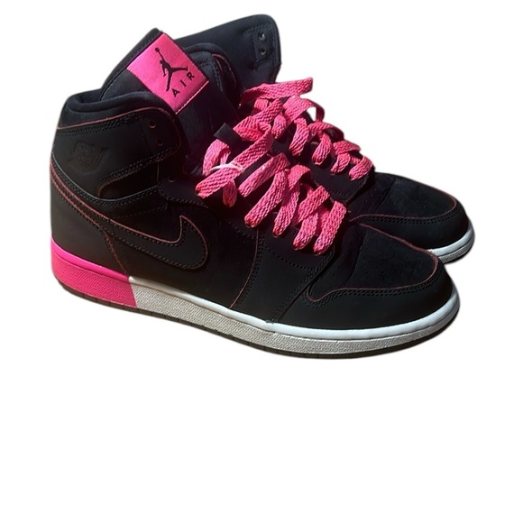 Jordan 1 Retro Black Hyper Pink size 7Y - Picture 1 of 7